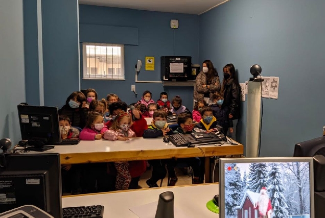 nenos infantil Colexio Vicedo pedir agasallos a Papa Noel.