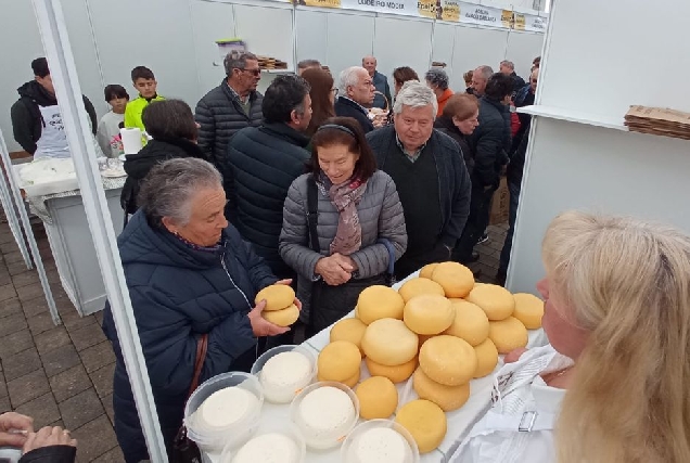 feira do queixo e pan de ousa friol 202315
